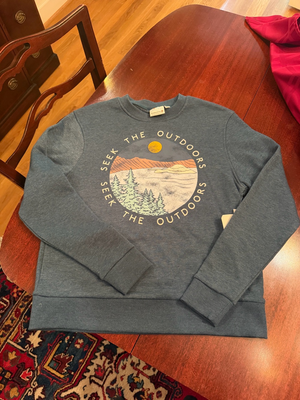 NWT Women’s Blue 'Seek The Outdoors' Graphic Crewneck Sweatshirt